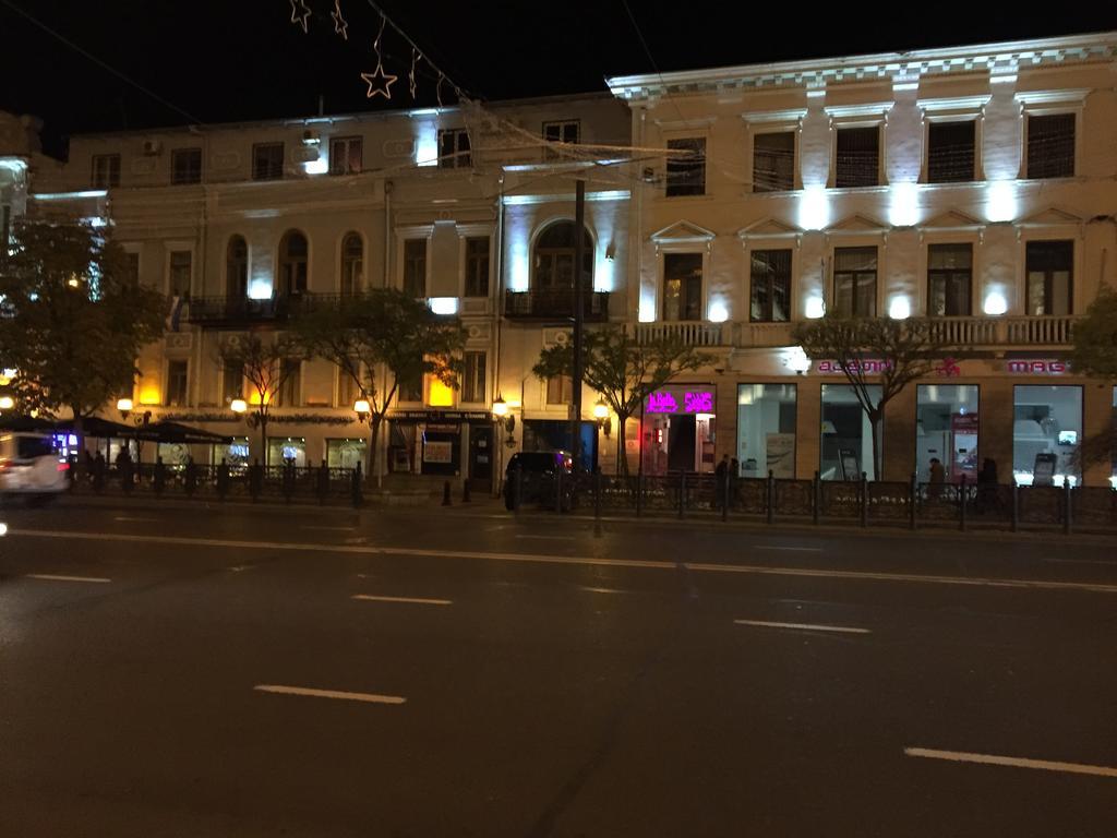 Apartment On Rustaveli Avenue Tbilisi Rom bilde